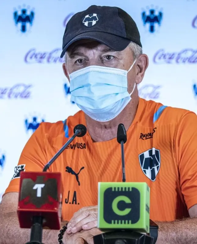 El Vasco lamenta no contar con su plantilla completa por las lesiones o expulsiones que se han presentado. Foto: Instagram Rayados