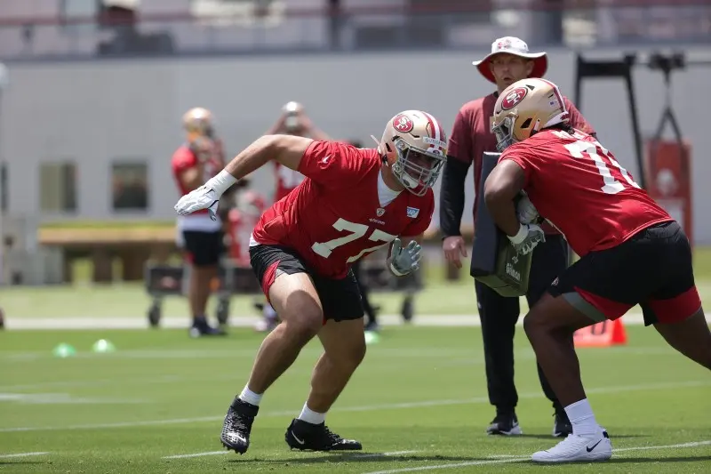 Alfredo Gutiérrez en un entrenamiento de los 49ers - Twitter @AlfredoGtzMX
