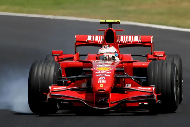 Kimi Raikkonen en el GP Brasil 2007 - Twitter @F1