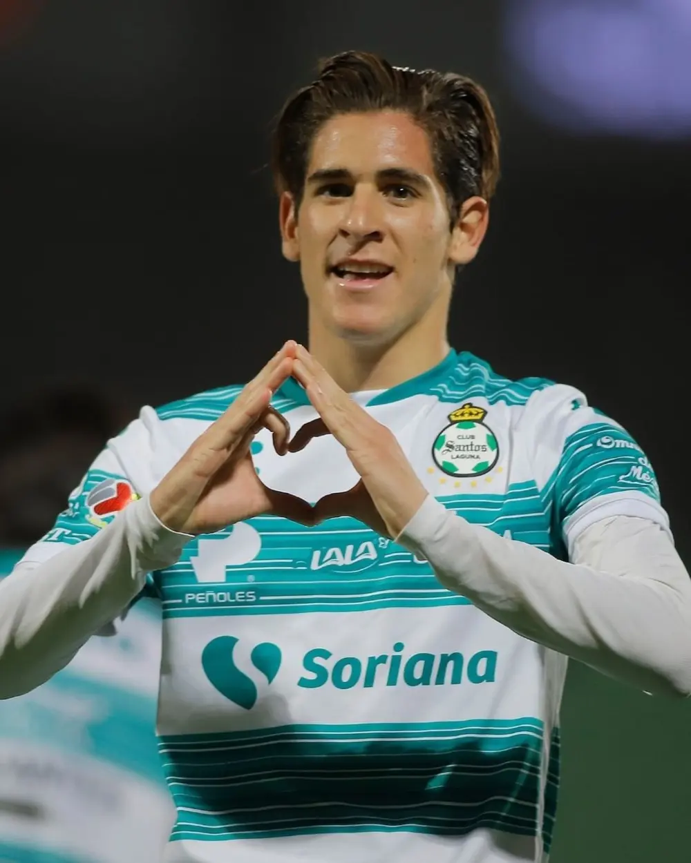 El jugador de Santos inicia una nueva etapa con el Newcastle. (Instagram @_santimunoz)