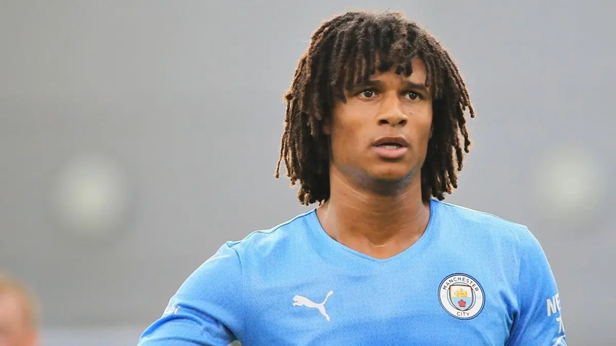 Nathan Aké en un partido del Manchester City - Instagram @nathanake