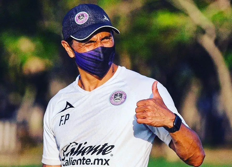 Palencia como técnico del Mazatlán FC - @pacopalencia73