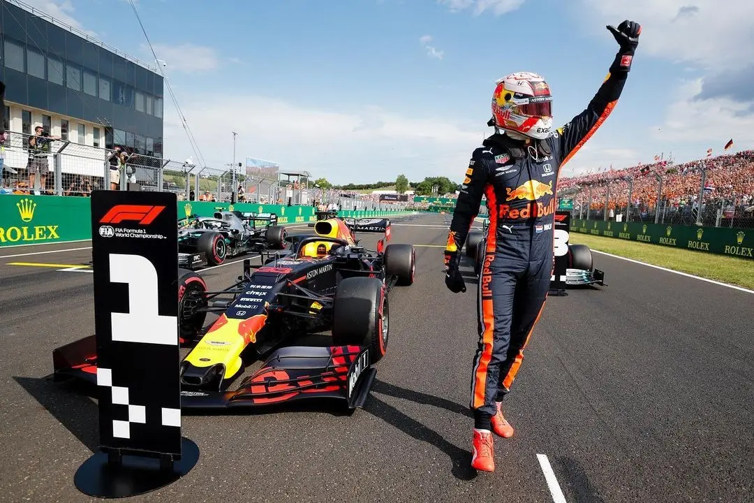 Max Verstappen saluda al público en el GP de México de 2019. (Instagram @mexicogp)