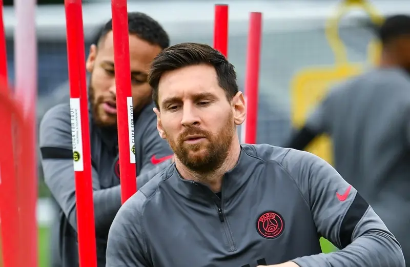 Messi aún es duda para el juego contra Manchester City (FB: PSG)
