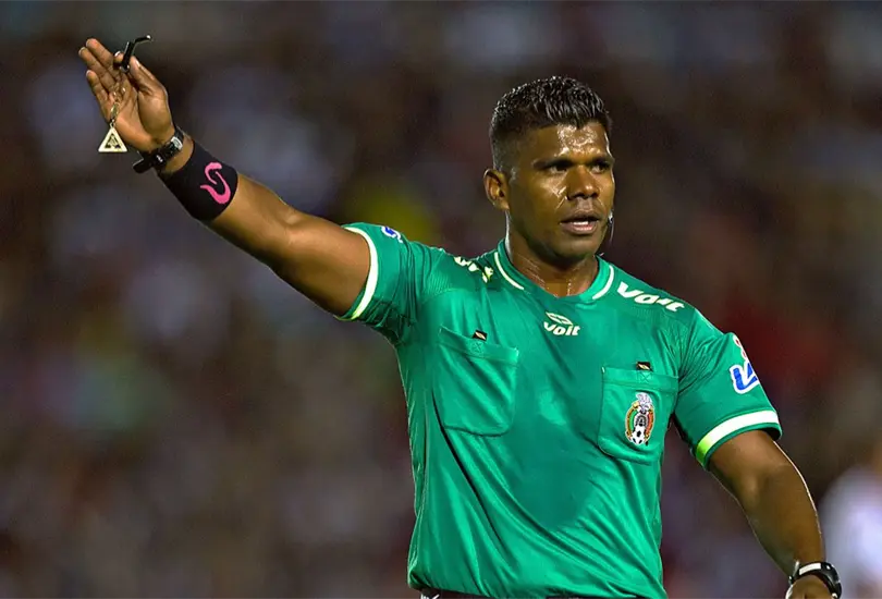 Adalid Maganda es despedido: Por un partido donde tuve un error, me corren Adalid Maganda es despedido: Por un partido donde tuve un error, me corren