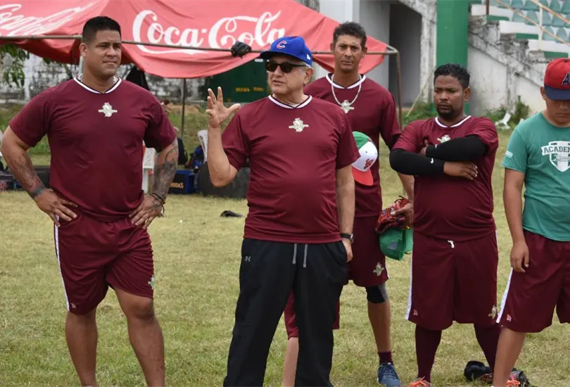 Estadio de Guacamayas, de P&iacute;o L&oacute;pez Obrador, recibir&aacute; manita de gato de 89 mdp