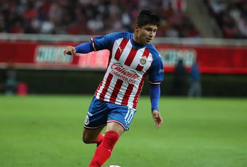 Chofis López critica a sus excompañeros y asegura que hizo más para Chivas Chofis López critica a sus excompañeros y asegura que hizo más para Chivas