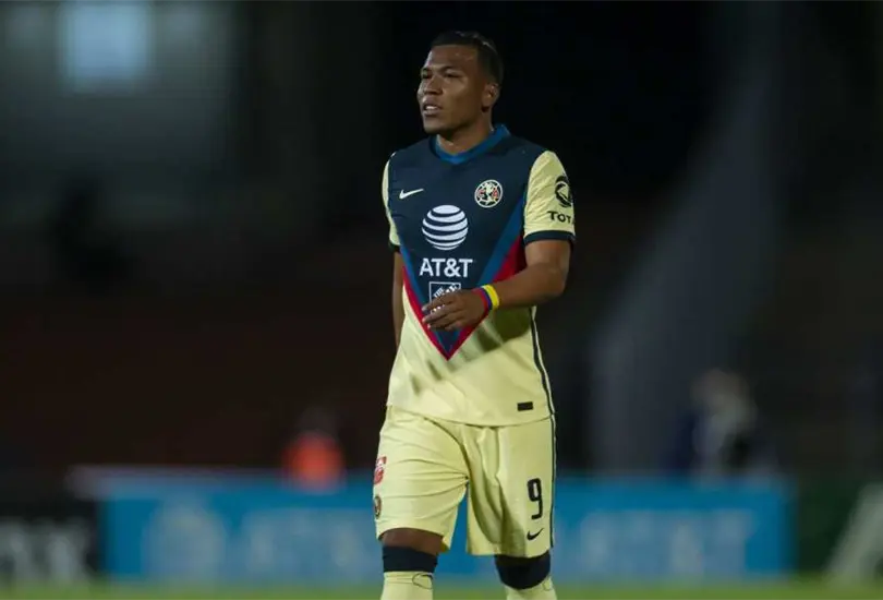 Roger Martínez se lleva los aplausos en la derrota del América Roger Martínez se lleva los aplausos en la derrota del América