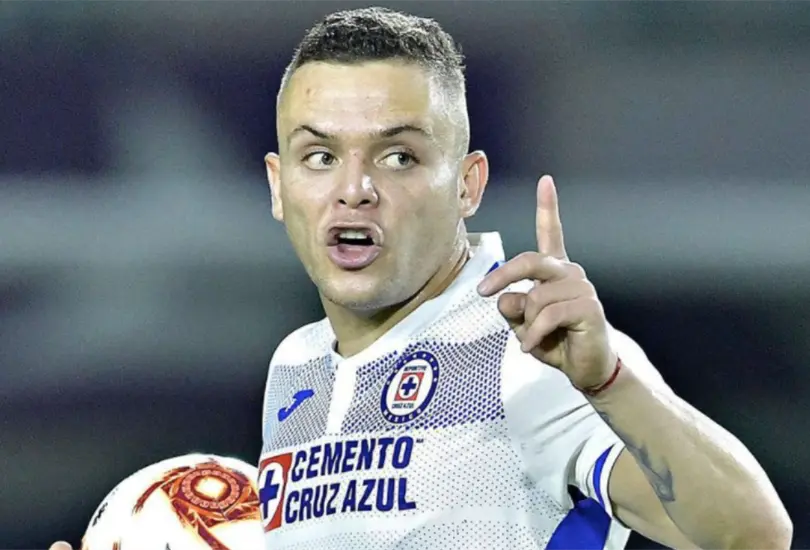 Cabecita habría planeado todo para salir de Cruz Azul Cabecita habría planeado todo para salir de Cruz Azul