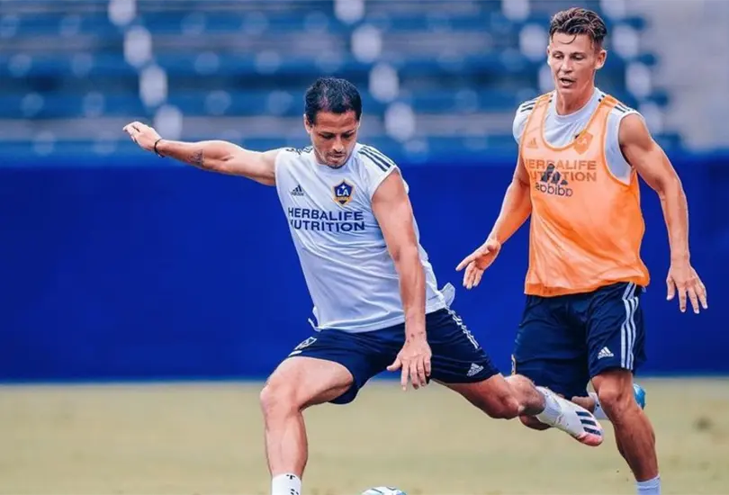 Chicharito y otros futbolistas que le entraron al gym y cambiaron su físico Chicharito y otros futbolistas que le entraron al gym y cambiaron su físico