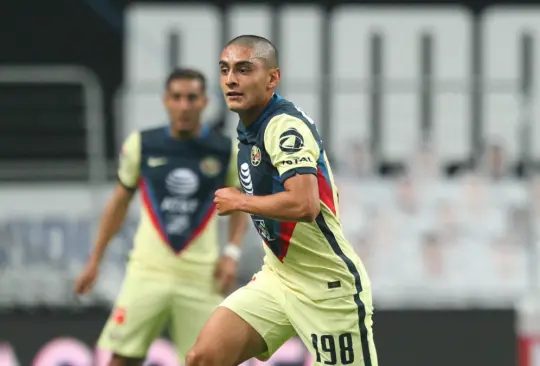 Santiago Naveda, el que no quiso debutar el Piojo, es la figura de América Santiago Naveda, el que no quiso debutar el Piojo, es la figura de América
