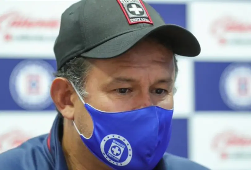 Reynoso prefiere no ilusionar a afición que este año es el bueno para Cruz Azul Reynoso prefiere no ilusionar a afición que este año es el bueno para Cruz Azul