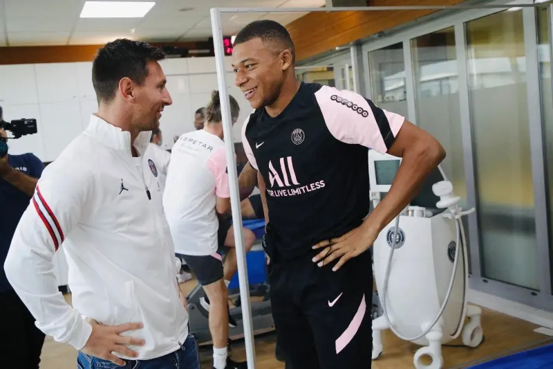 Kylian Mbappé forma parte del tridente MNM con Messi y Neymar (@KMappe)