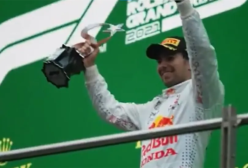 Felicitan a Checo Pérez por su tercer lugar en el GP de Turquía Felicitan a Checo Pérez por su tercer lugar en el GP de Turquía