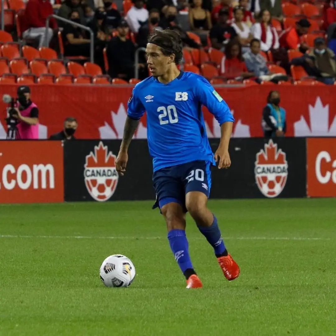 Enrico Dueñas en partido ante Canadá - @enricoduenashernandez44