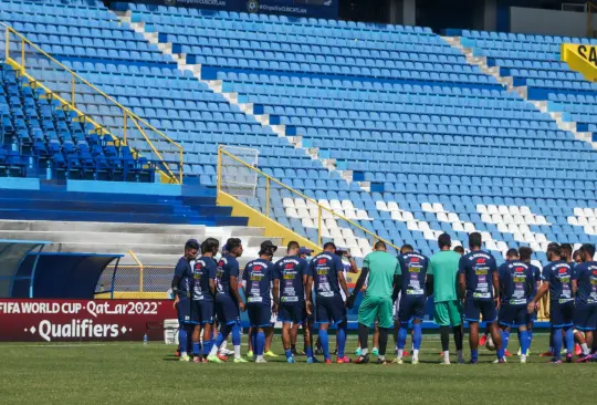 El Salvador no tiene nivel ni una cancha buena: De los Cobos