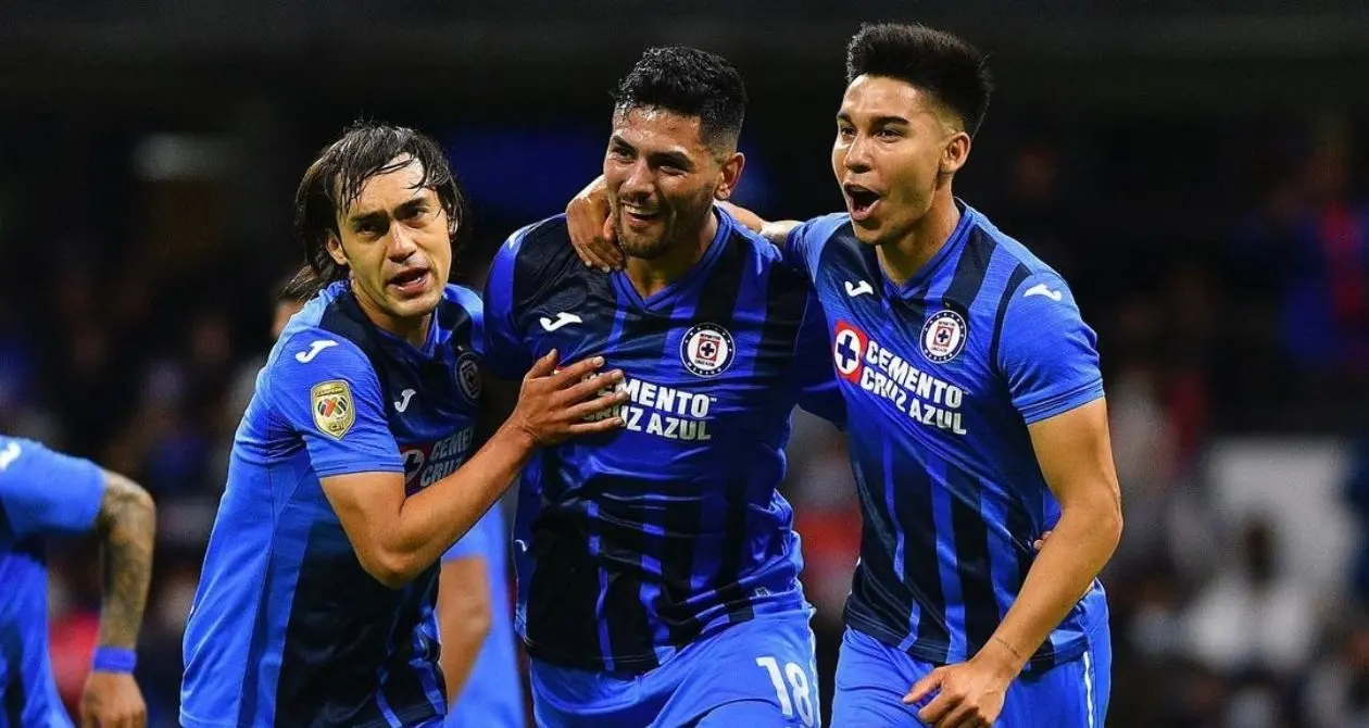 Instagram @cruzazul