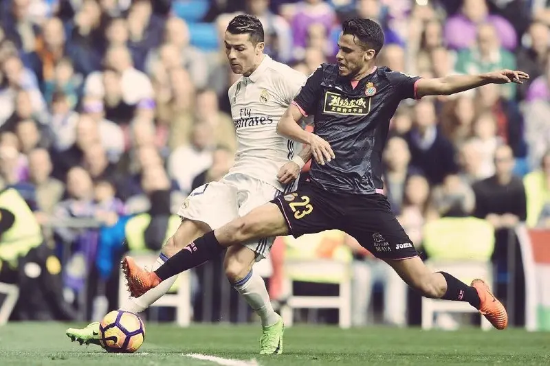 Diego Reyes trata de parar un disparo de Cristiano Ronaldo - Instagram @diego_reyes13