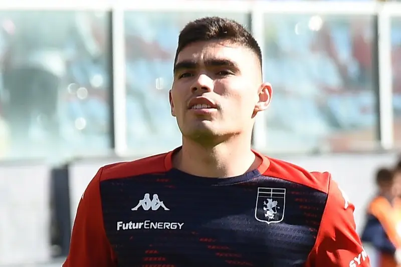 Johan Vásquez previo al partido del Genoa - Twitter @GenoaCFC