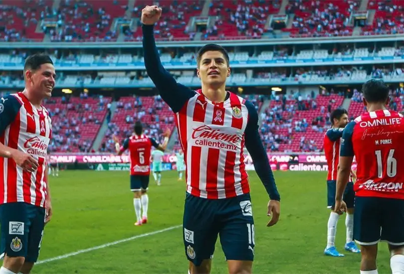 Ronaldo Cisneros asegura que Chivas s&oacute;lo salva la temporada ganando el t&iacute;tulo