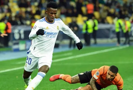 Real Madrid golea al Shakhtar con doblete de Vinicius