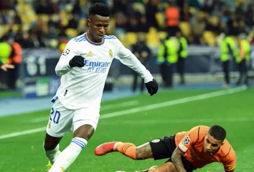 Real Madrid golea al Shakhtar con doblete de Vinicius Real Madrid golea al Shakhtar con doblete de Vinicius