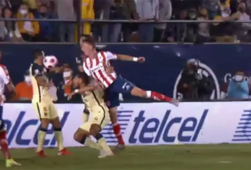 Brizio defiende decisi&oacute;n de no marcar penal a favor del San Luis vs Am&eacute;rica