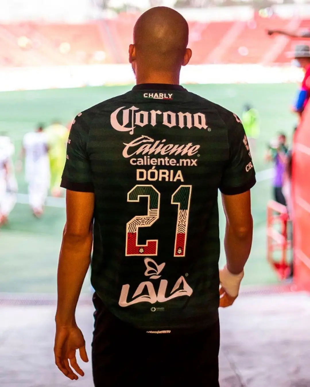 Dória con la camiseta 'Tricolor' de Santos - @doria21