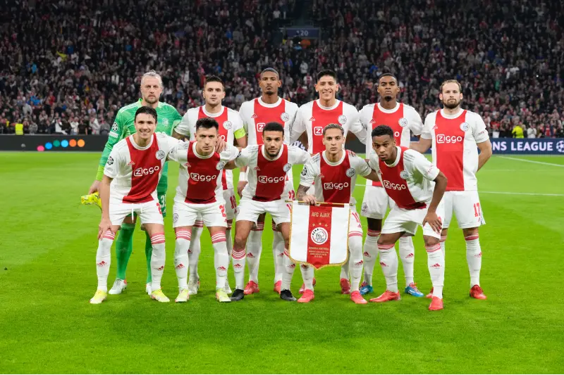 Edson Álvarez jugó los 90 minutos de la goleada del Ajax sobre el Borussia Dortmund - Twitter @AFCAjax
