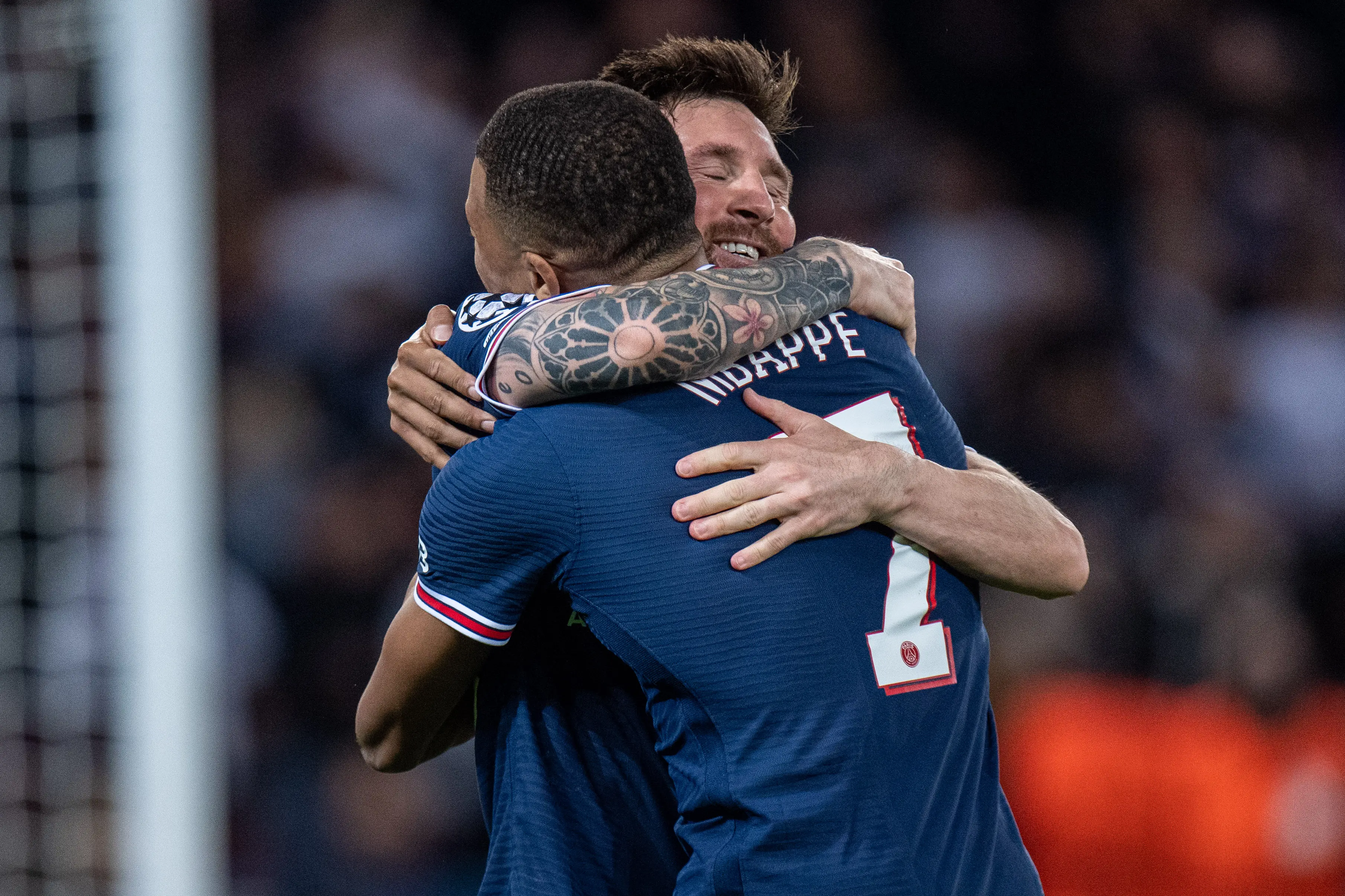 Los jugadores cada vez se notan más conectados en el campo (Twitter - @ChampionsLeague)