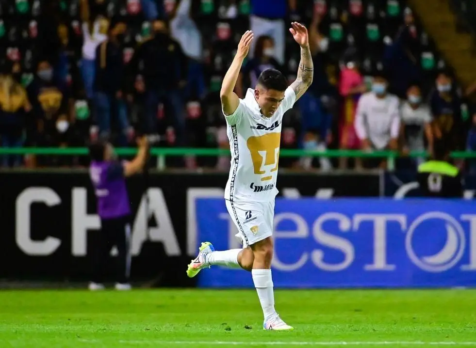 Marco García celebra su anotación ante León - @pumasmx