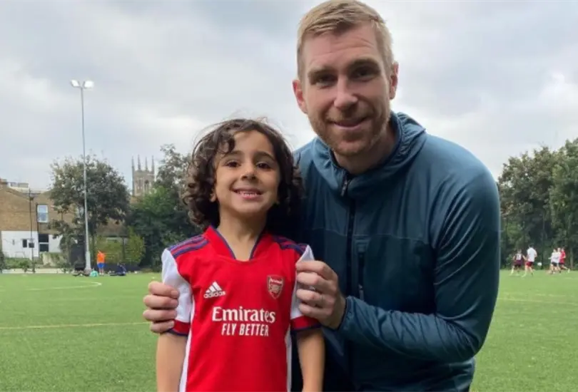 Arsenal ficha a niño de cinco años de edad Arsenal ficha a niño de cinco años de edad
