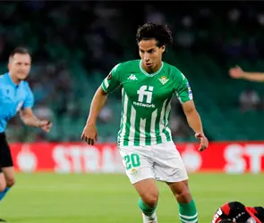 Exentrenador holand&eacute;s critica decisiones de Lainez de jugar en Betis y Braga