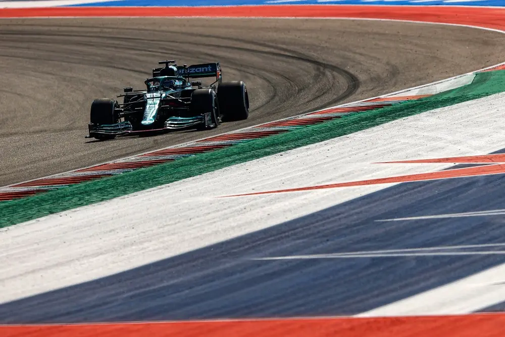 El equipo de Aston Martin busca mejorar posiciones. (Twitter @AstonMartinF1)