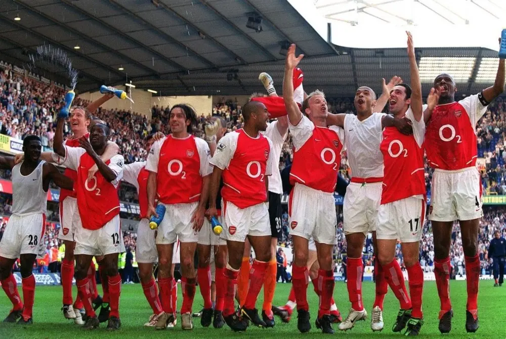 Dennis Bergkamp ganó tres Premier Leagues con Arsenal. (Instagram @officialdennisbergkamp)