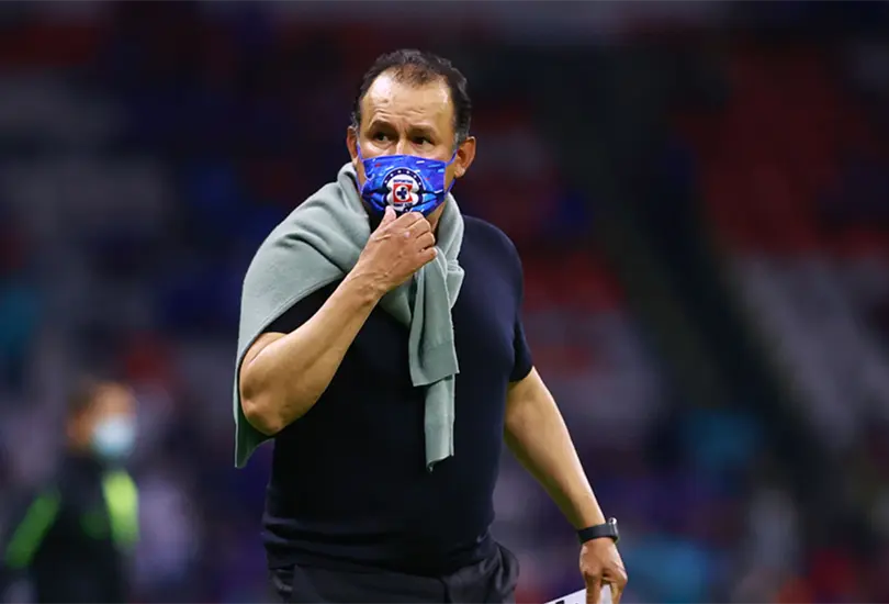 Thank u, next; aficionados de Cruz Azul ya piden el cese de Juan Reynoso