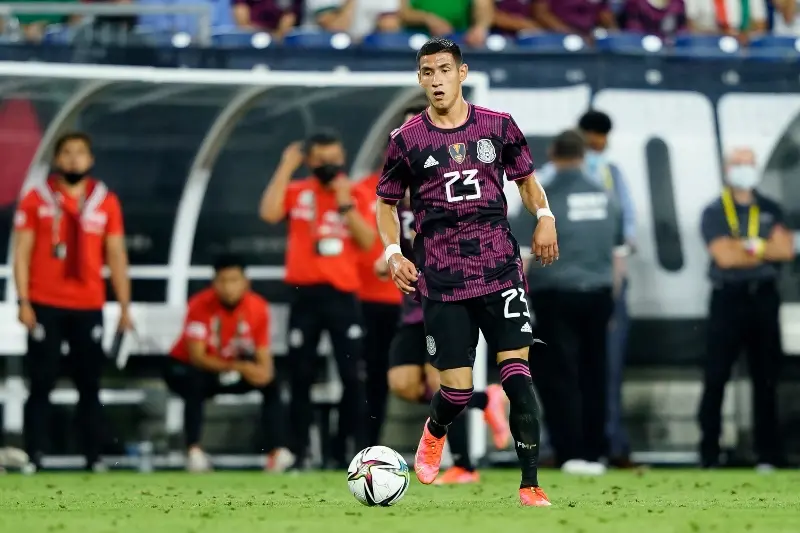 Uriel Antuna en un partido con la Selección Mexicana (@miseleccionmx)