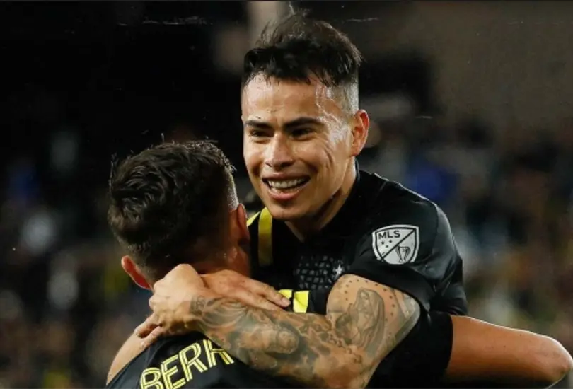 Uno de los goles de la temporada en la MLS cortesía de Lucas Zelarayán Uno de los goles de la temporada en la MLS cortesía de Lucas Zelarayán