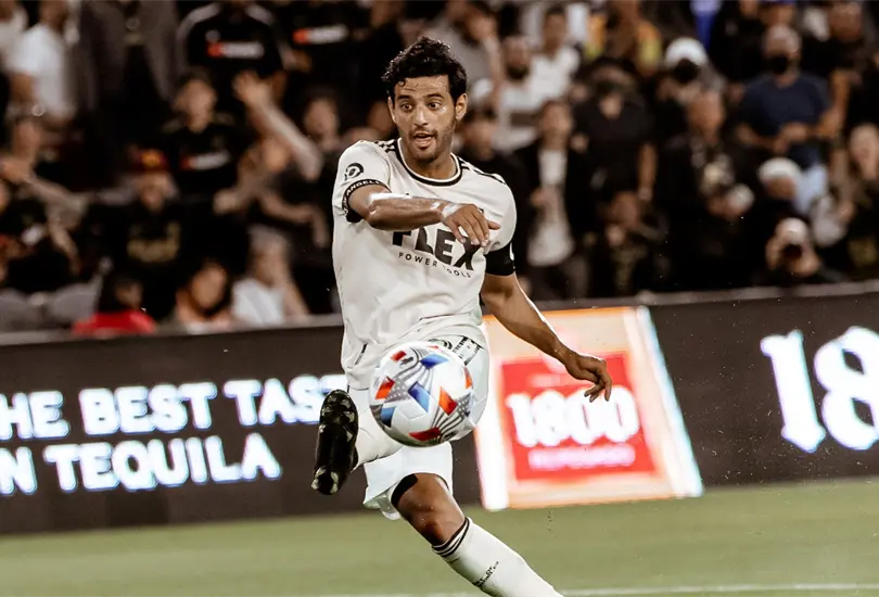 Vela se pierde El Tráfico; ¿cuándo fue la última vez que enfrentó al Chicharito? Vela se pierde El Tráfico; ¿cuándo fue la última vez que enfrentó al Chicharito?