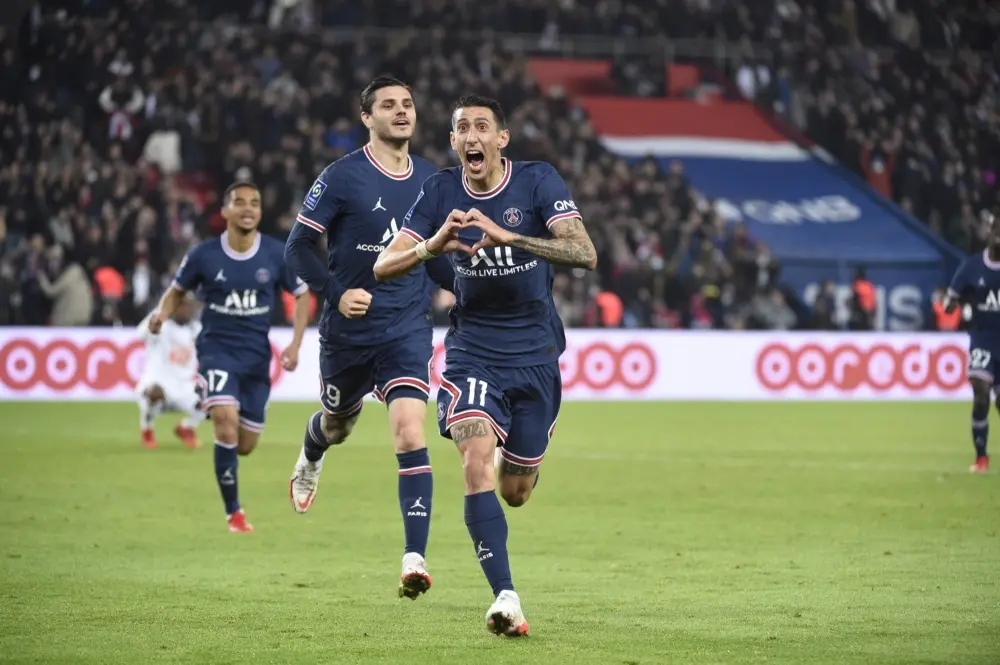 Ángel Di María anota en el juego del PSG vs Lille. (Twitter @PSG_espanol)