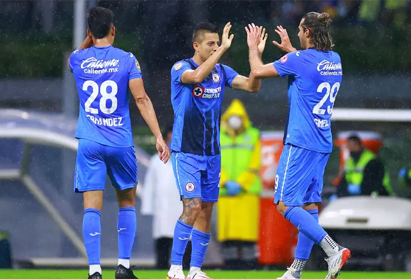 Cruz Azul vence al Am&eacute;rica y llega a 6 partidos sin perder en el Cl&aacute;sico Joven