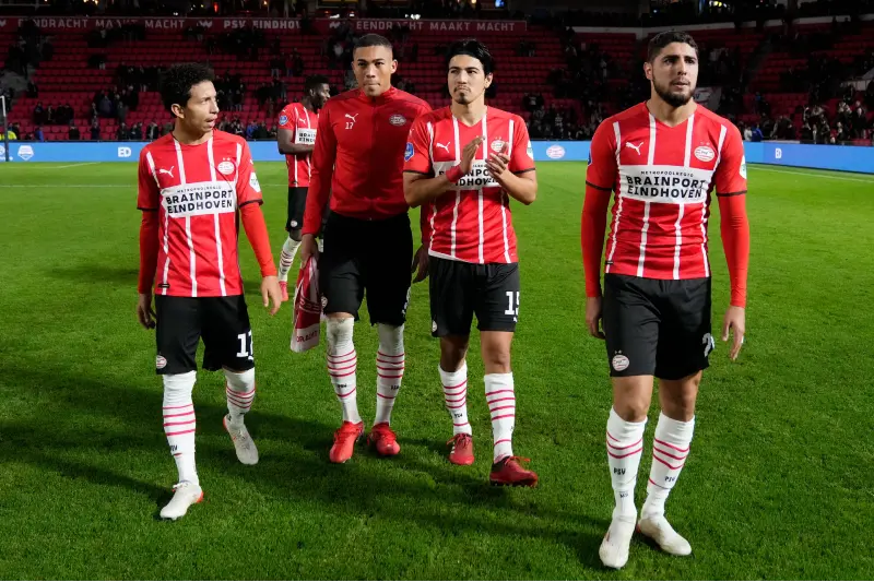 Erick Gutiérrez tuvo minutos en la victoria del PSV - Twitter @PSVespanol