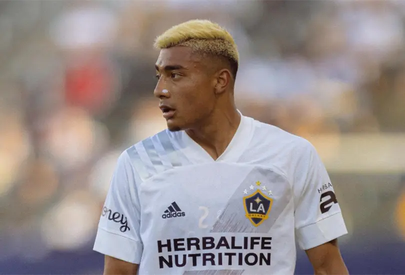 Mi corazón está con México: Julián Araujo confirma deseos de jugar con el Tri Mi corazón está con México: Julián Araujo confirma deseos de jugar con el Tri