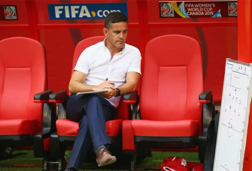 John Herdman, el exprofesor de educaci&oacute;n f&iacute;sica que prometi&oacute; calificar a Canad&aacute; al Mundial
