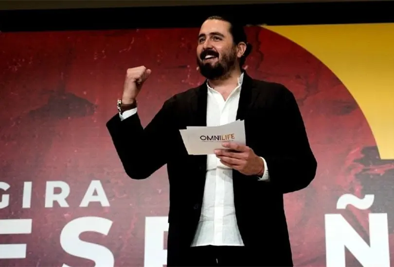 Amaury Vergara niega rumores de dejar Chivas: me tienen pa largo Amaury Vergara niega rumores de dejar Chivas: me tienen pa largo