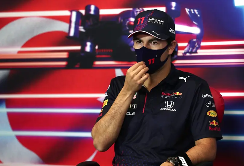 Los infortunios que le han pasado al Checo P&eacute;rez en la temporada 2021