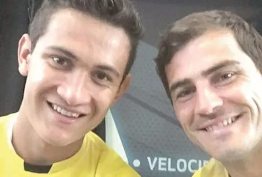 Iker Casillas dijo que Raúl Gudiño le dará pelea a Memo Ochoa en el arco del Tri