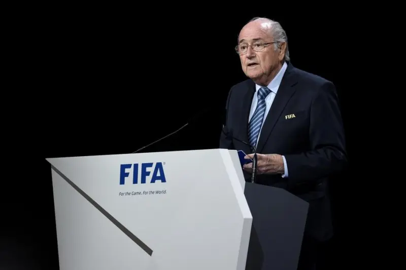 Blatter no puede ocupar cargos durante ocho años (Especial)