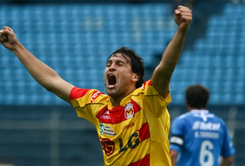 Exjugador de Morelia recibe un balazo mientras dirigía un partido en Argentina Exjugador de Morelia recibe un balazo mientras dirigía un partido en Argentina