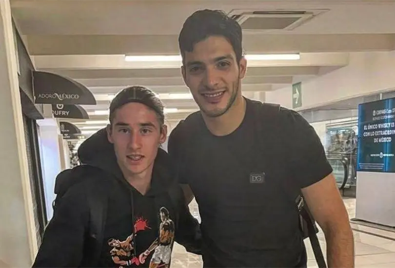 ¡Ilusión! Marcelo Flores presume fotografía con Raúl Jiménez ¡Ilusión! Marcelo Flores presume fotografía con Raúl Jiménez